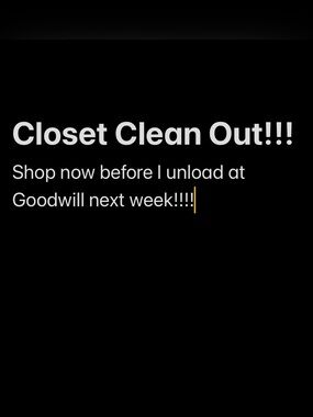 Closet Clean Out Graphic Tee? Text Print - Black & White